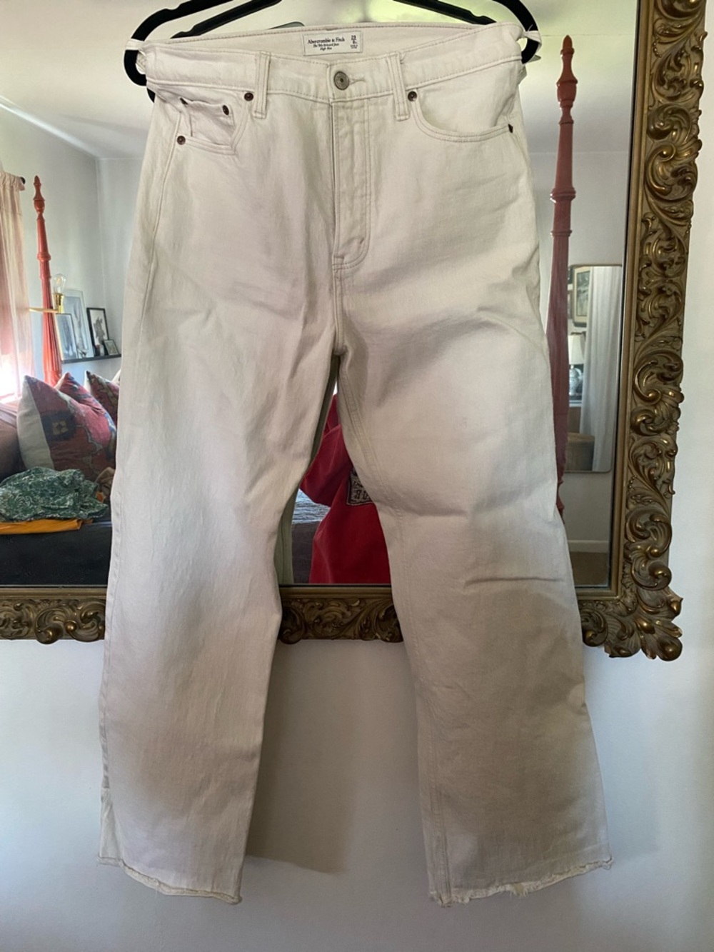 Abercrombie 90s High Rise white jeans